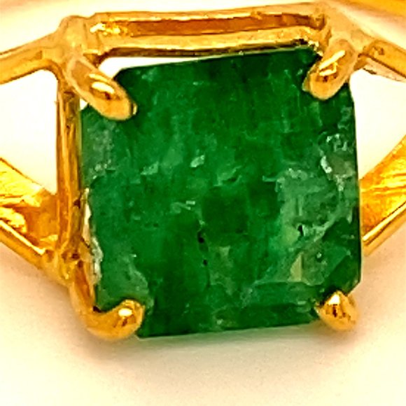 Emerald 3.41ct Solid 22K Yellow Gold Ring - Picture 9 of 9